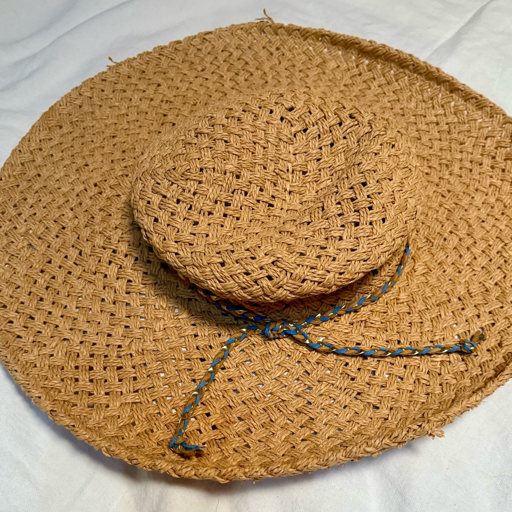 Volcom Get Away Floppy Hat M/L 100% Straw Wide Brim Boho Surf Festival Sun Hat